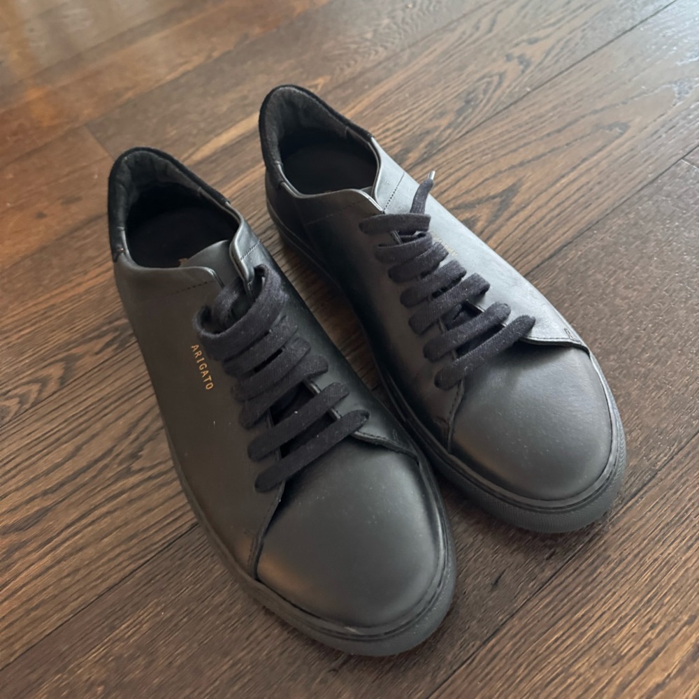 Axel Arigato Black Leather Sneakers Sleek Low-Top Design